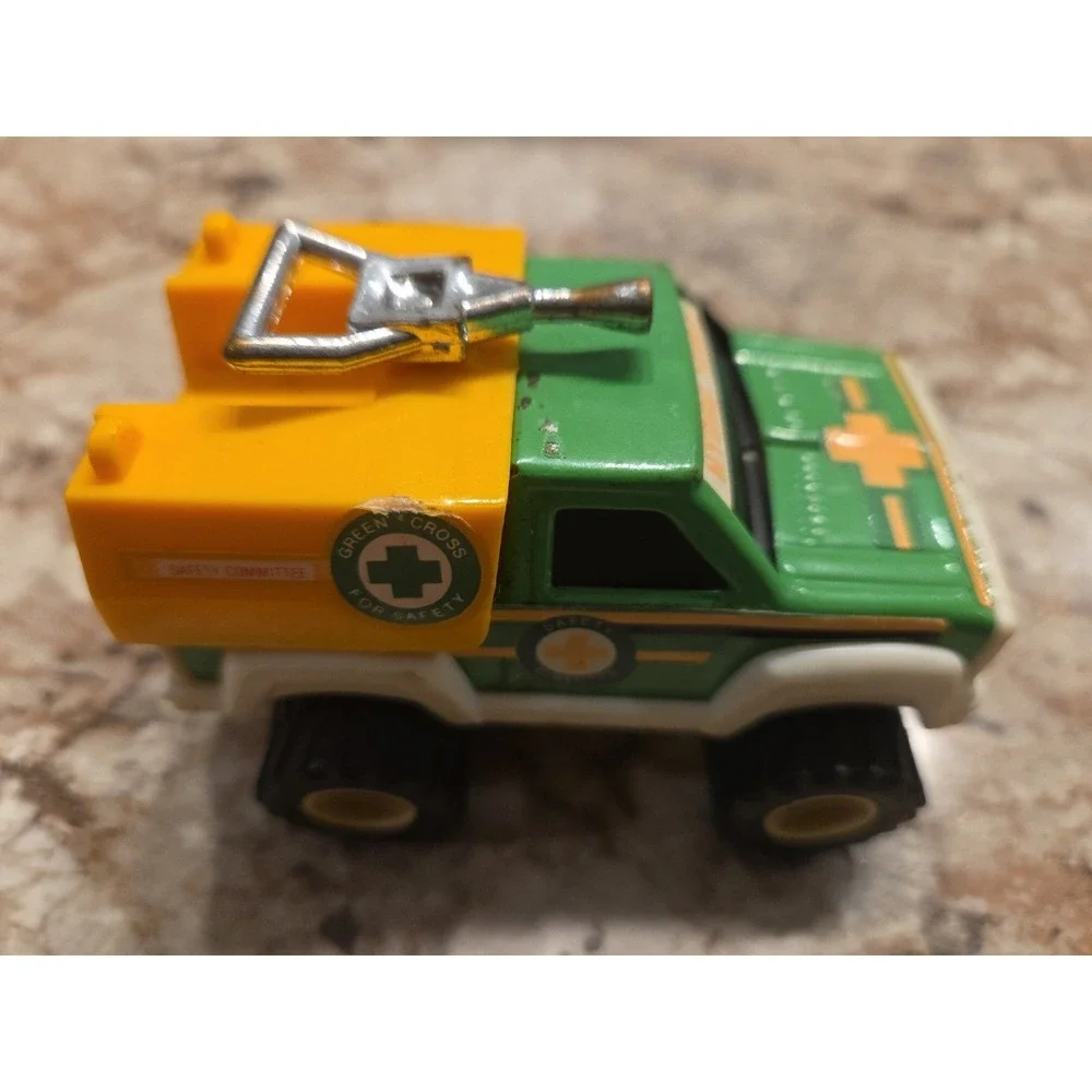 2 Vintage 1980's Buddy L Corp Plastic Toy Truck Vehicle Plastic 3.5 And 4